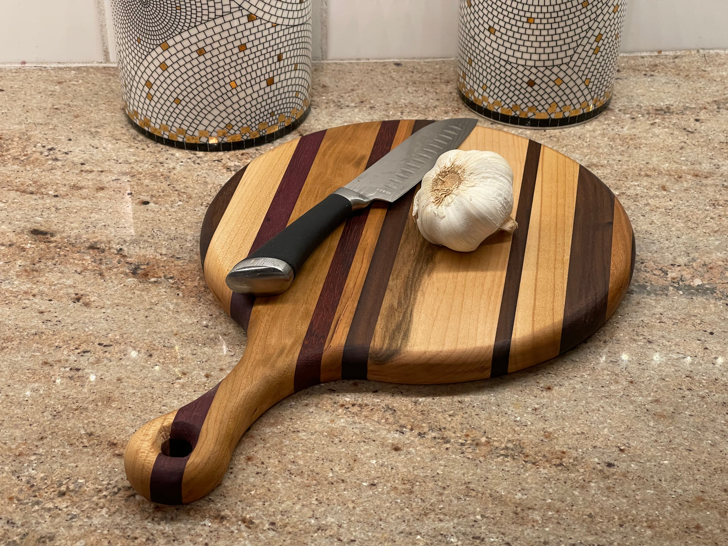 Round Cutting Board with Handle